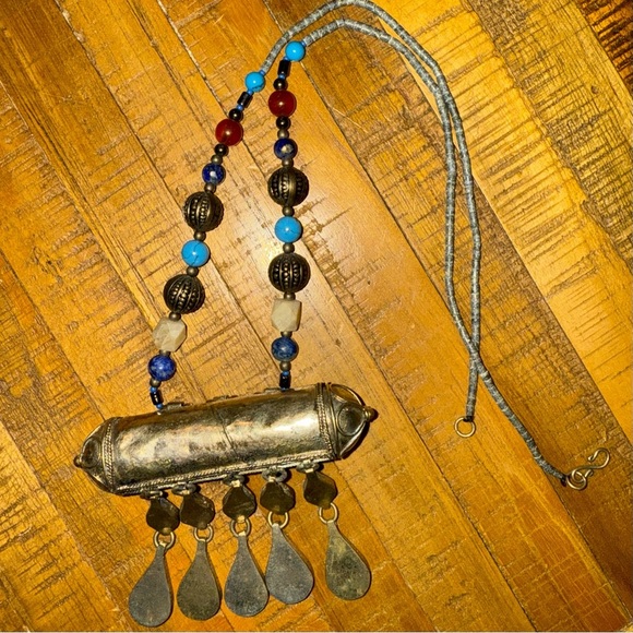 Vintage bohemian tribal lapis lazuli beaded necklace - Picture 6 of 6